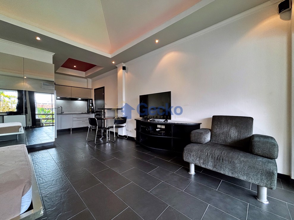 Studio Condo in Diana Estates Central Pattaya C013457 (Photo 2)