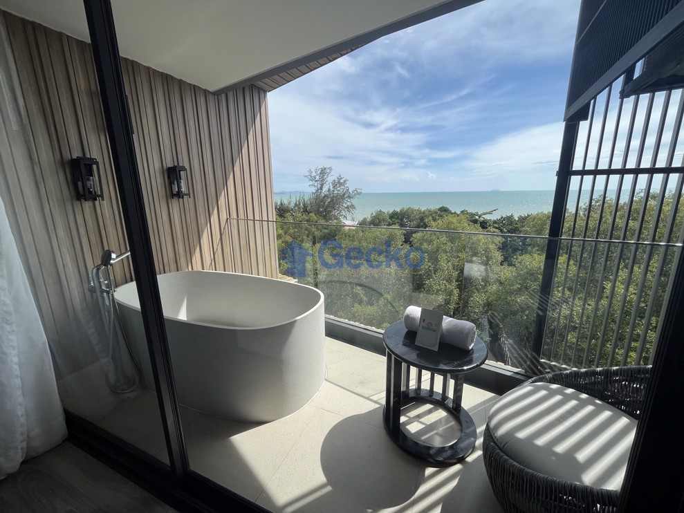 Studio Condo in Bayphere Hotel Pattaya Na Jomtien C013458 (Cover Photo)