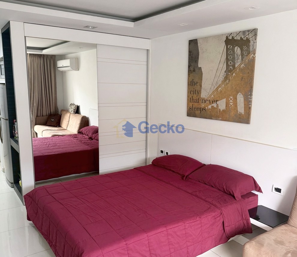 Studio Condo in Hyde Park 2 South Pattaya C006375 (Photo 3)