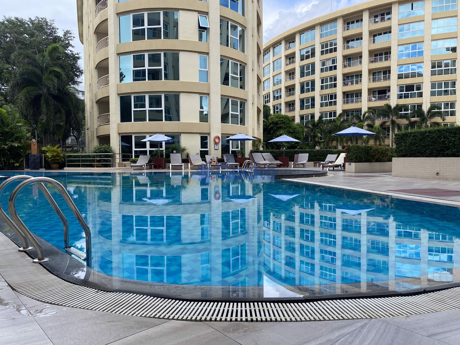 Studio Condo in City Garden Pattaya Central Pattaya C013462