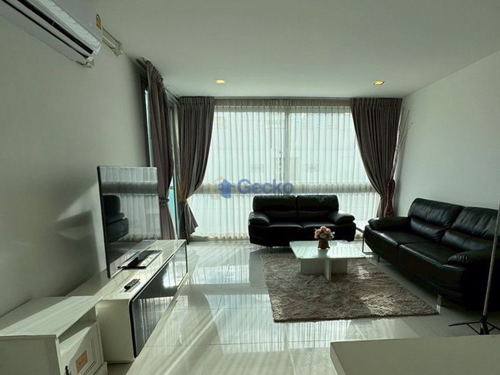3 Bedrooms Condo in Club Royal Wongamat C013469 (Photo 2)