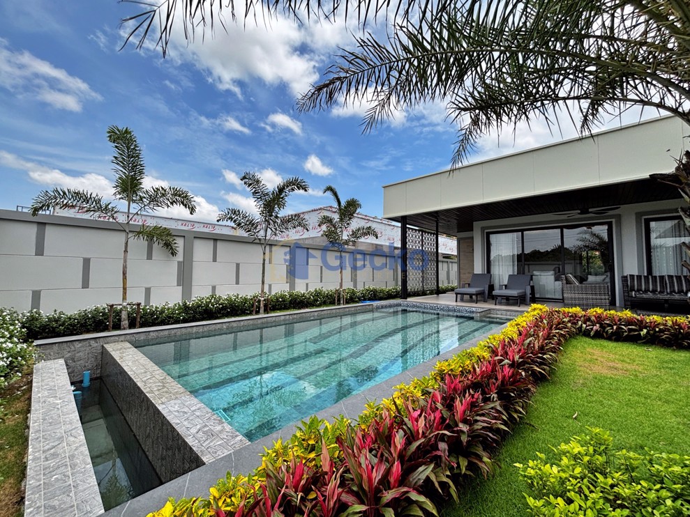 3 Bedrooms House in Zensiri Lakeside Mabprachan  East Pattaya H012555 (Photo 1)