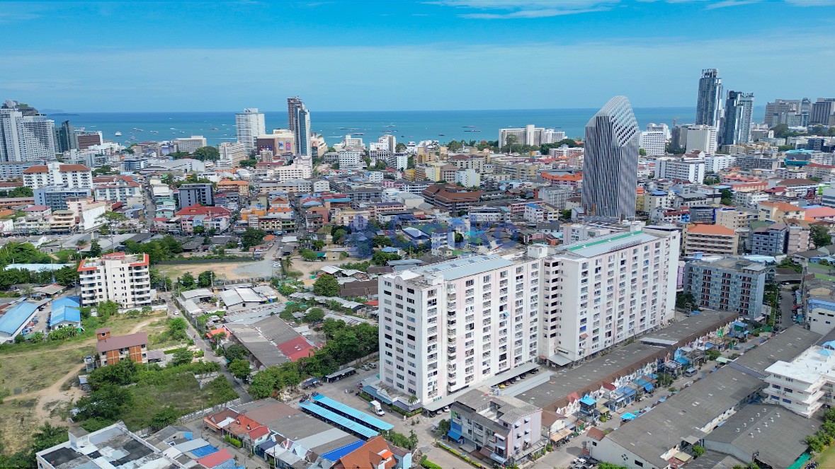 2 Bedrooms Condo in 9 Karat Condominium  Central Pattaya C013472