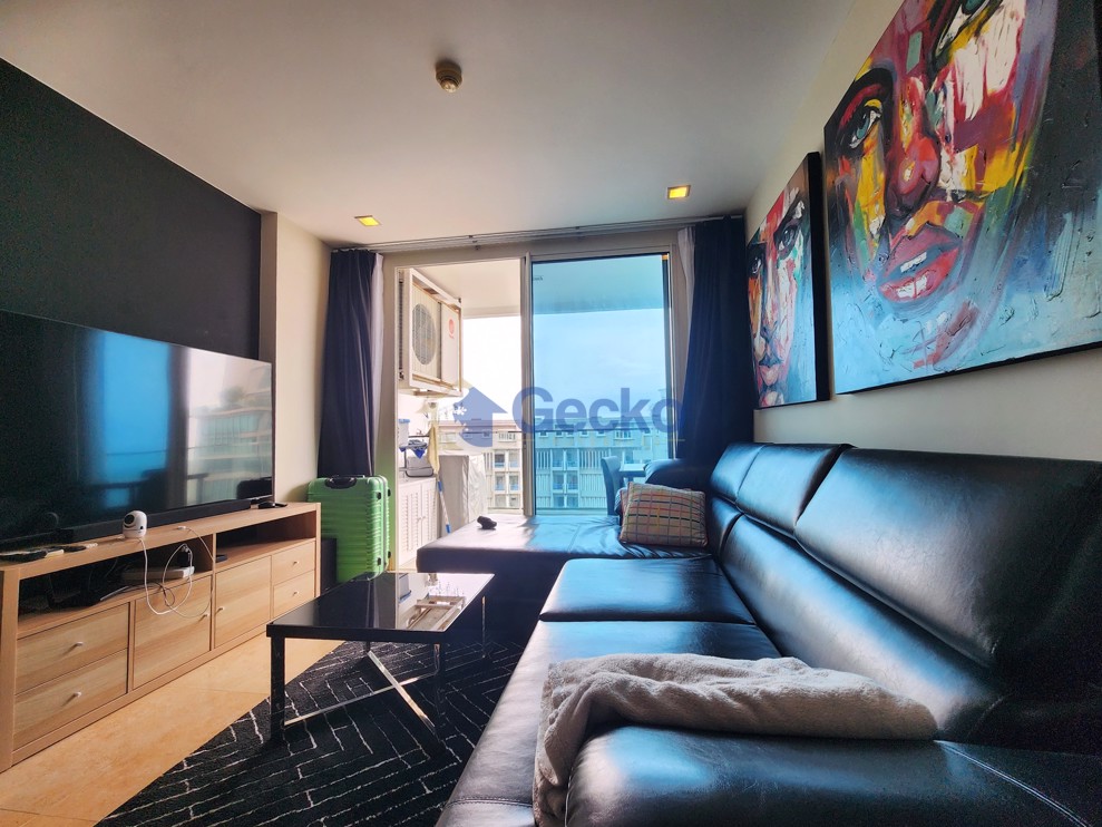 1 Bedroom Condo in The Cliff Pratumnak C012088 (Photo 2)