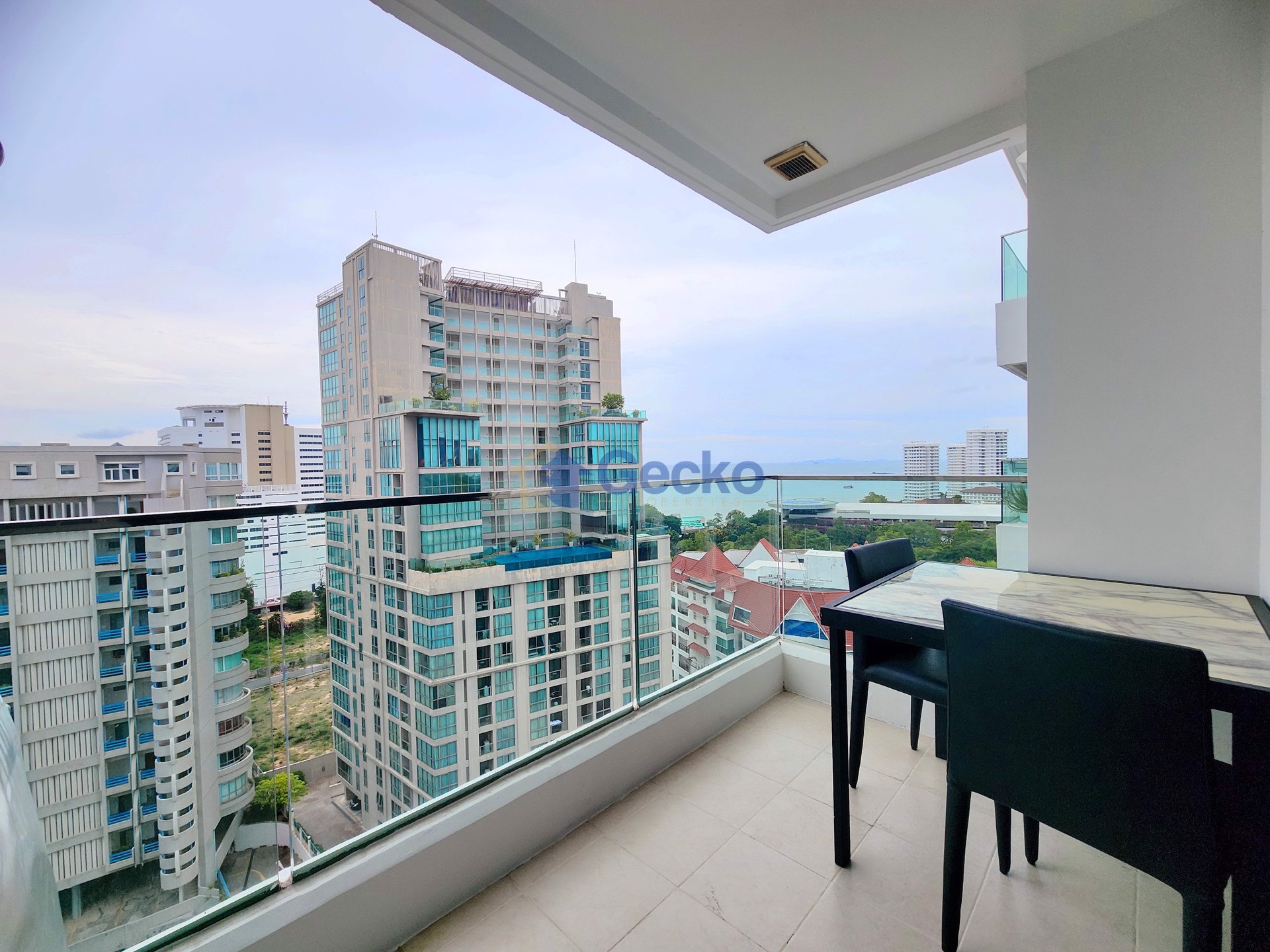 1 Bedroom Condo in The Cliff Pratumnak C012088