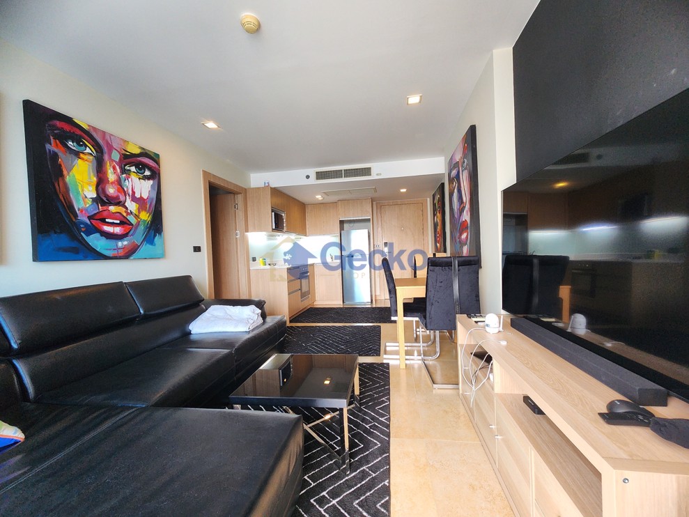 1 Bedroom Condo in The Cliff Pratumnak C012088 (Photo 3)
