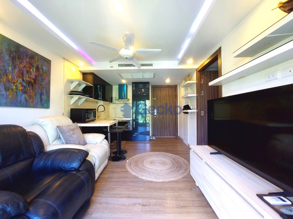 1 Bedroom Condo in Grand Avenue Residence Central Pattaya C013482 (Photo 2)