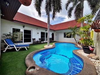 2 Bedrooms House in Nirvana Pool 1  East Pattaya H006472