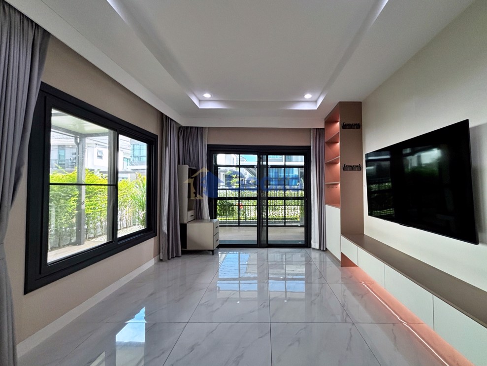 4 Bedrooms House in Supalai Park Ville  East Pattaya H013491 (Photo 2)