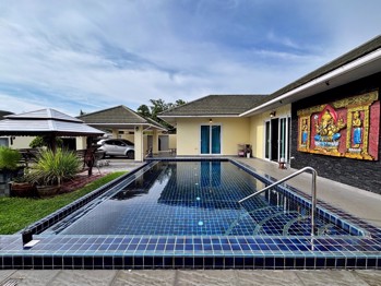 3 Bedrooms House in Green Field Villa 5  East Pattaya H013493