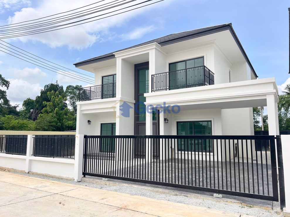 4 Bedrooms House in Serene Home  Huay Yai H012811 (Cover Photo)
