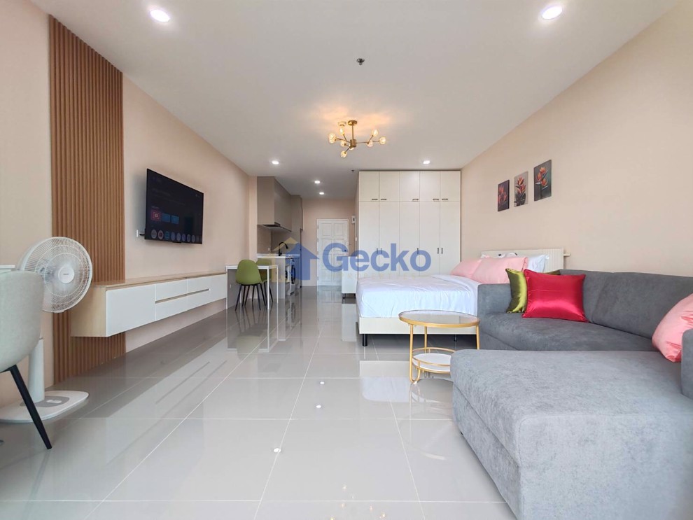 Studio Condo in View Talay 5 Jomtien C013498 (Photo 2)
