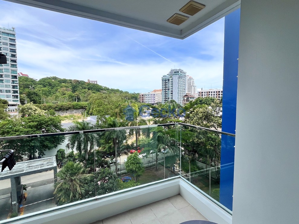 Studio Condo in The Cliff Pratumnak C013499 (Photo 1)