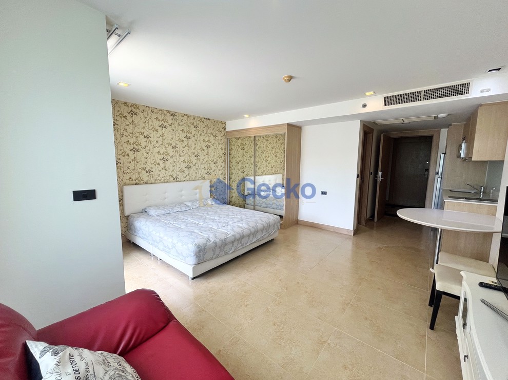 Studio Condo in The Cliff Pratumnak C013500 (Photo 4)