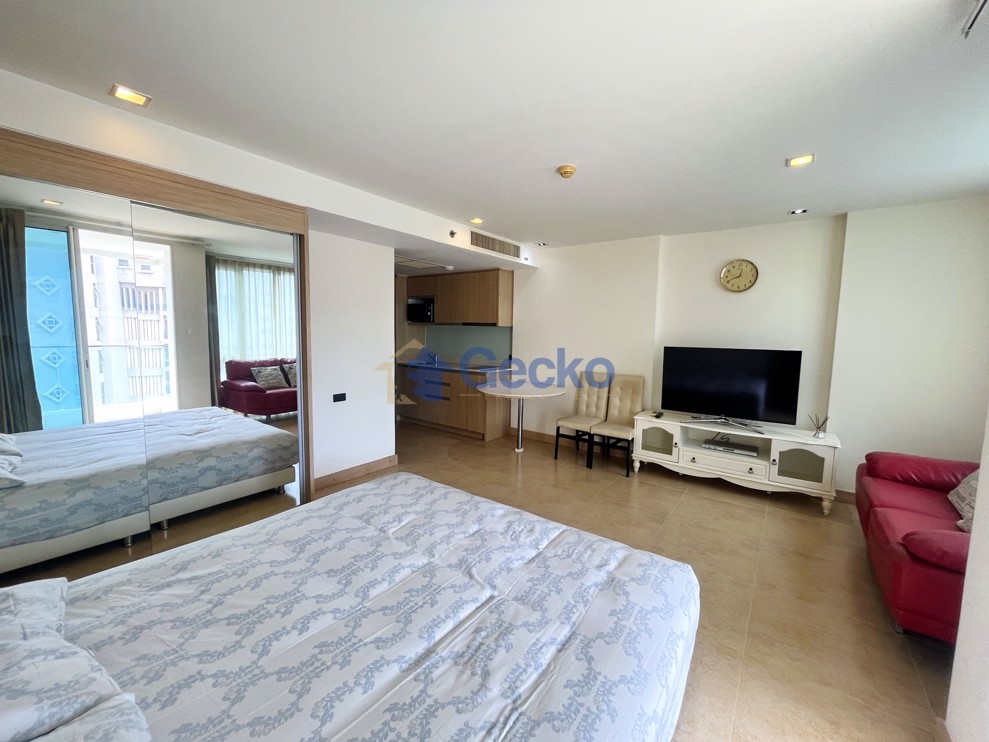 Studio Condo in The Cliff Pratumnak C013500 (Photo 2)