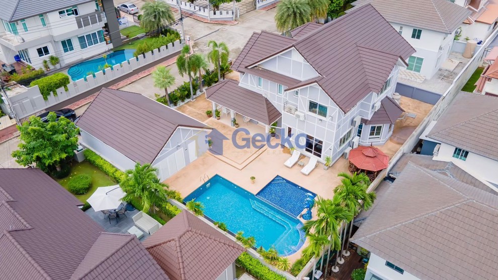 5 Bedrooms House in Central Park Hillside Village  East Pattaya H011353 (Photo 1)