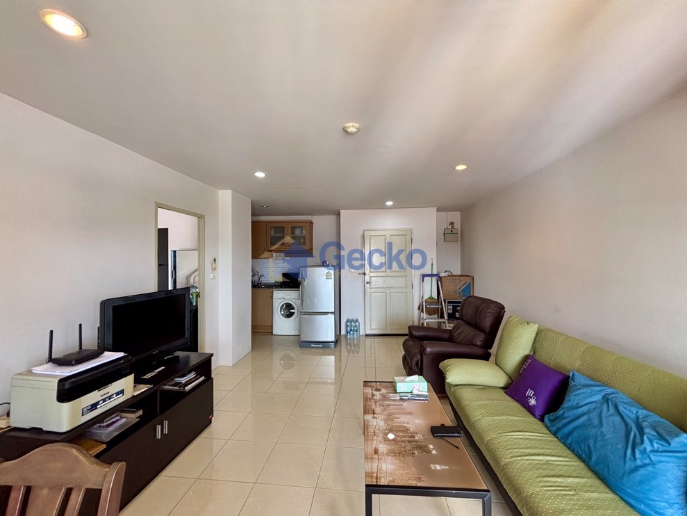 1 Bedroom Condo in Center Point Condominium  Central Pattaya C013507 (Photo 3)