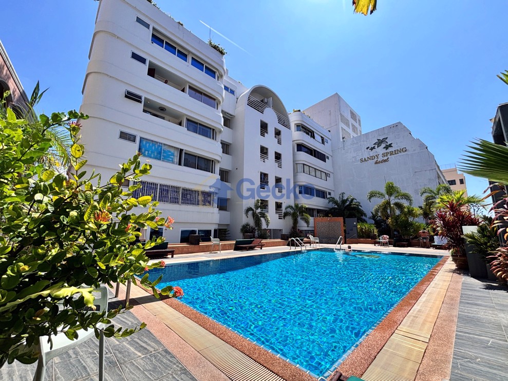 Pattaya Beach Condo (Photo 1)