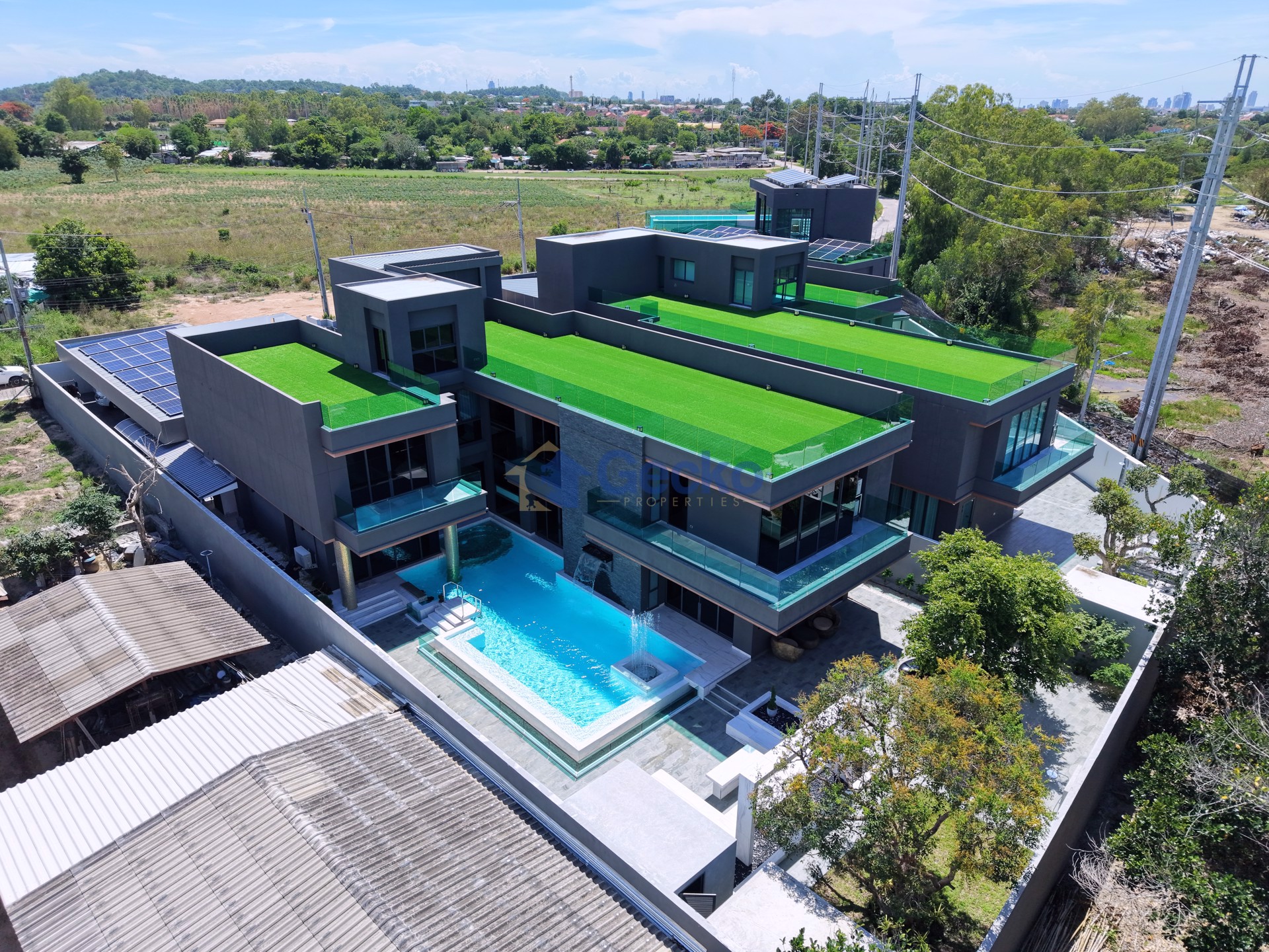 5 Bedrooms House in Alicera Ville   East Pattaya H013370