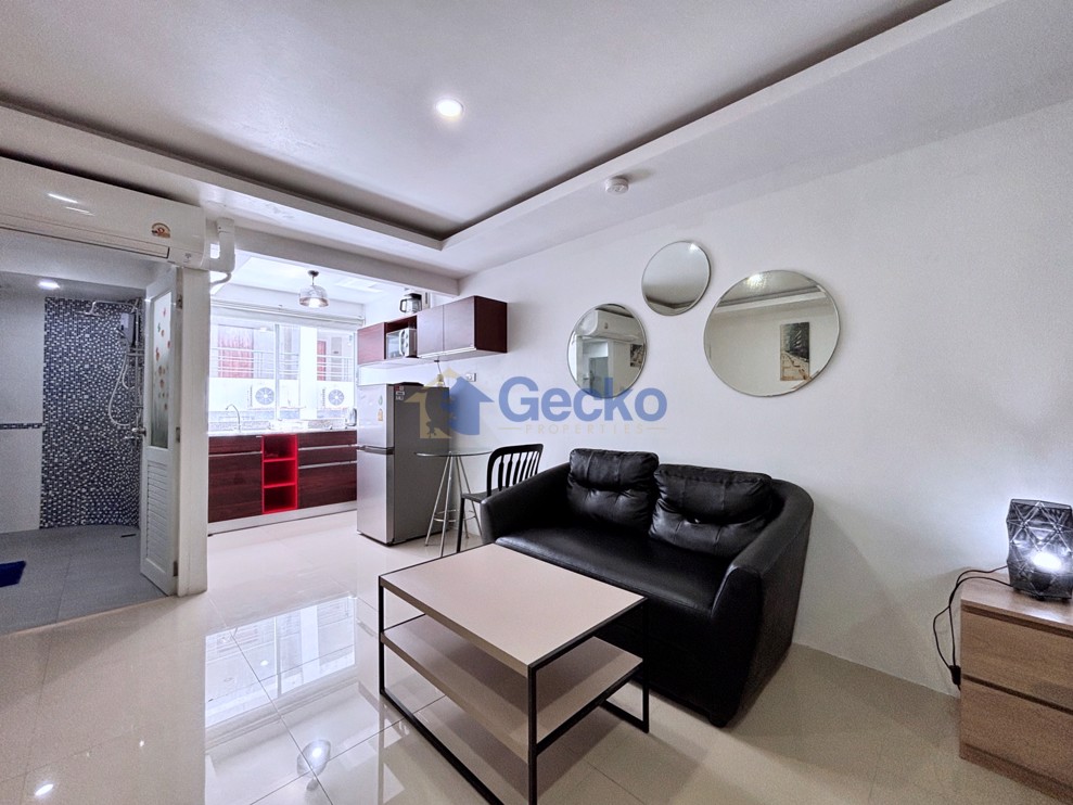 Studio Condo in Pattaya Beach Condo Central Pattaya C013512 (Photo 4)