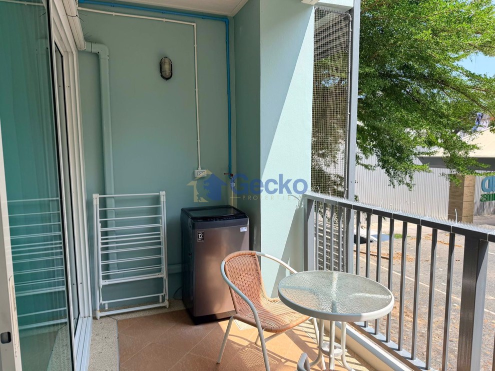 Studio Condo in Diamond Suites Resort Condominium South Pattaya C013519 (Photo 1)