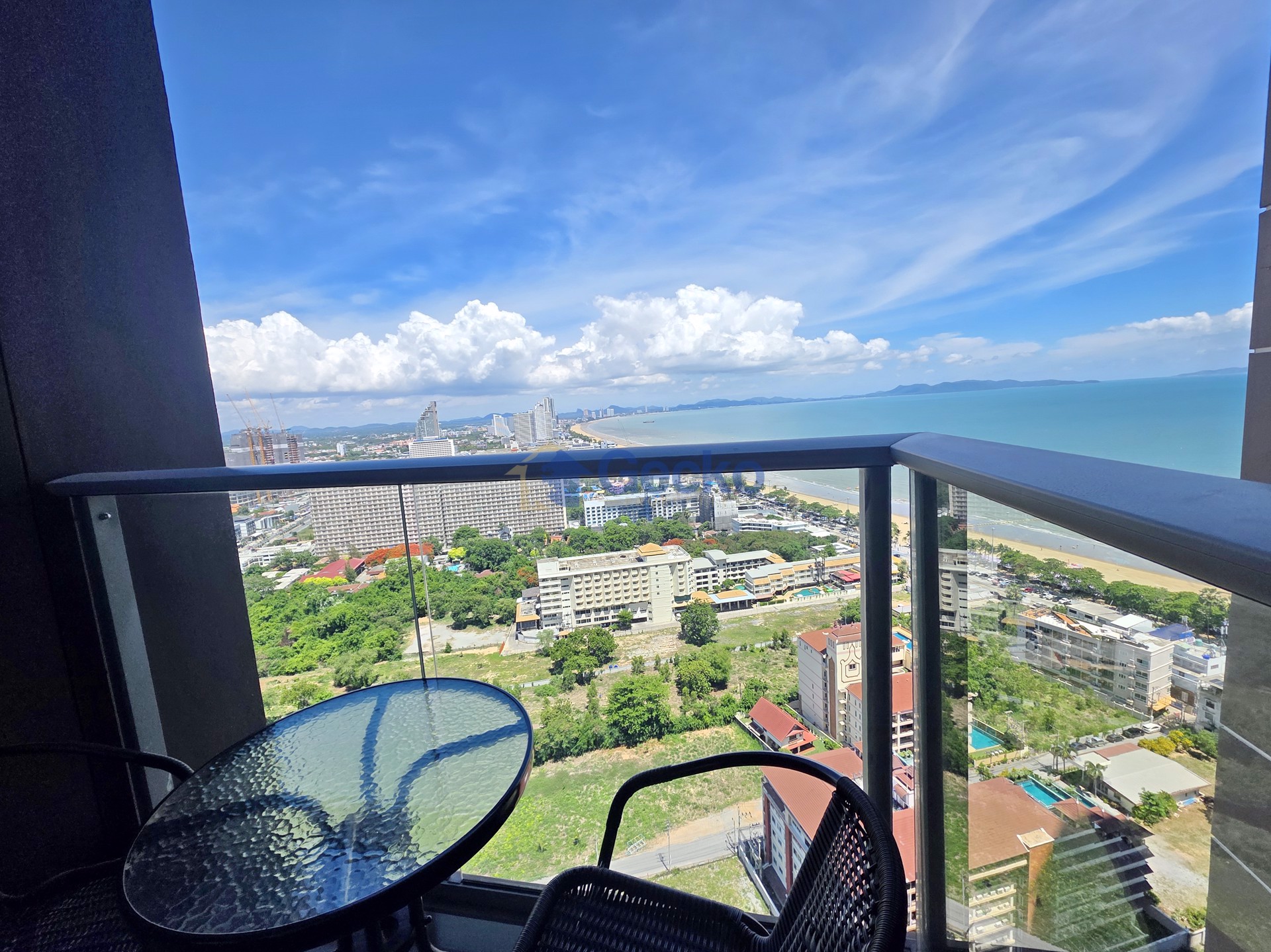 1 Bedroom Condo in Copacabana Beach Jomtien C013526