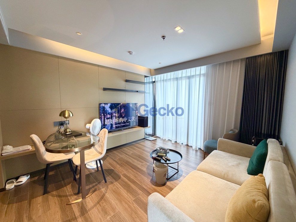 2 Bedrooms Condo in Beverly Mountain Bay Pattaya Pratumnak C013534 (Photo 1)