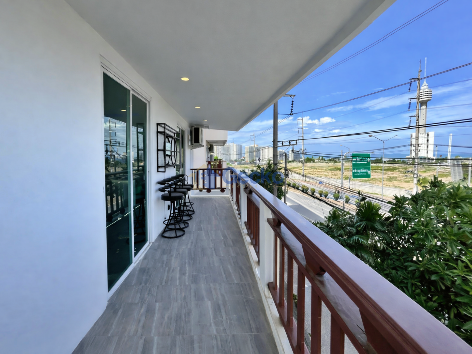 3 Bedrooms Condo in Royal Hill Resort Jomtien C013535