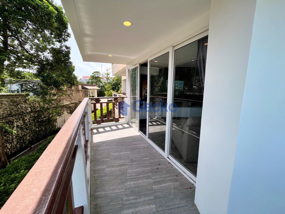 3 Bedrooms Condo in Royal Hill Resort Jomtien C013535 (Photo 4)