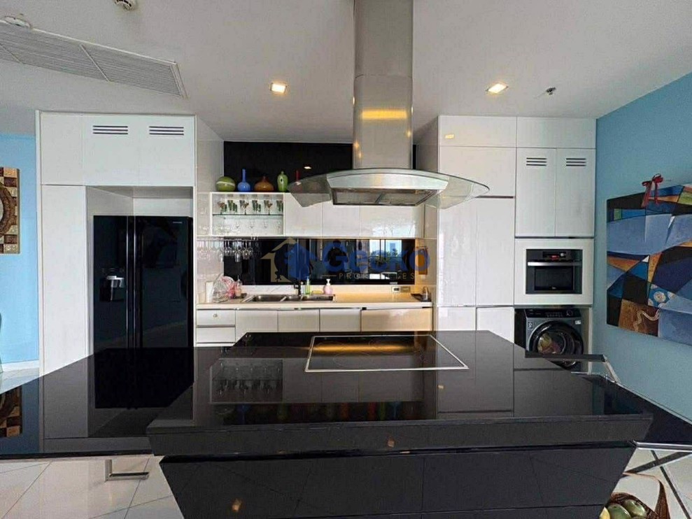 3 Bedrooms Condo in Ananya Beachfront Condominium Wongamat C013539 (Photo 3)