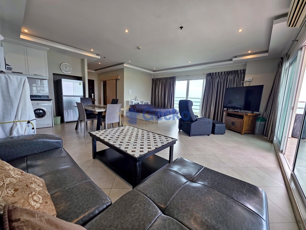 1 Bedroom Condo in View Talay 7 Jomtien C013542 (Photo 3)