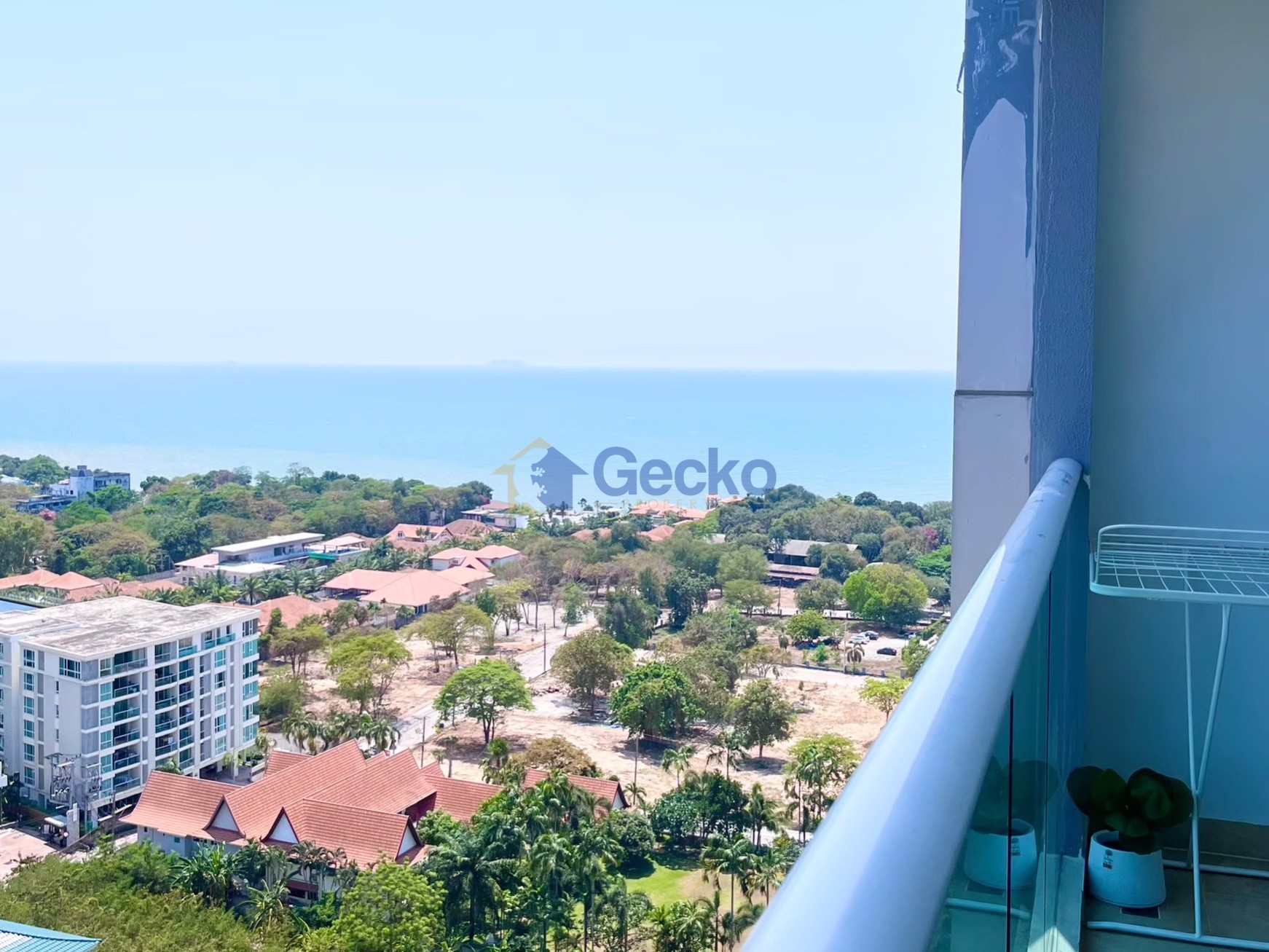 2 Bedrooms Condo in Cosy Beach View Pratumnak C013543