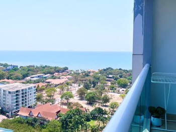 2 Bedrooms Condo in Cosy Beach View Pratumnak C013543