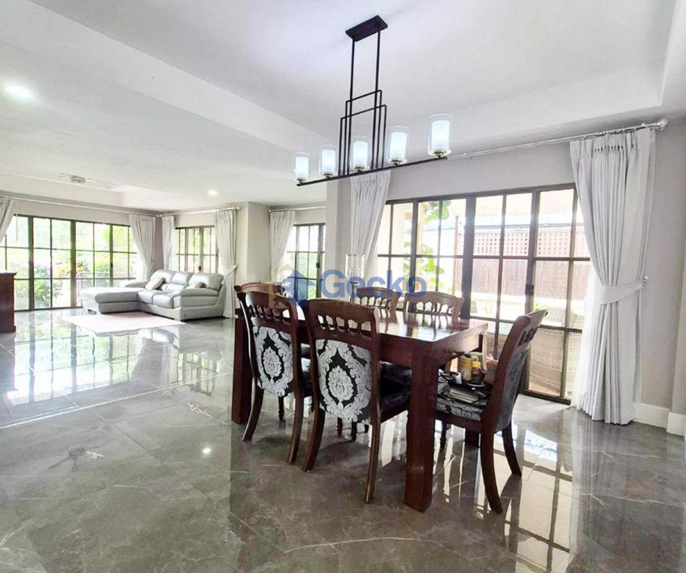 3 Bedrooms House in Central Park 4  East Pattaya H013546 (Photo 4)