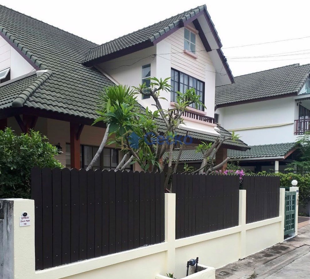 3 Bedrooms House in Central Park 4  East Pattaya H013546 (Photo 1)