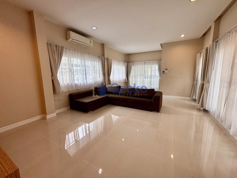 3 Bedrooms House in SP Village 5  East Pattaya H013550 (Photo 2)