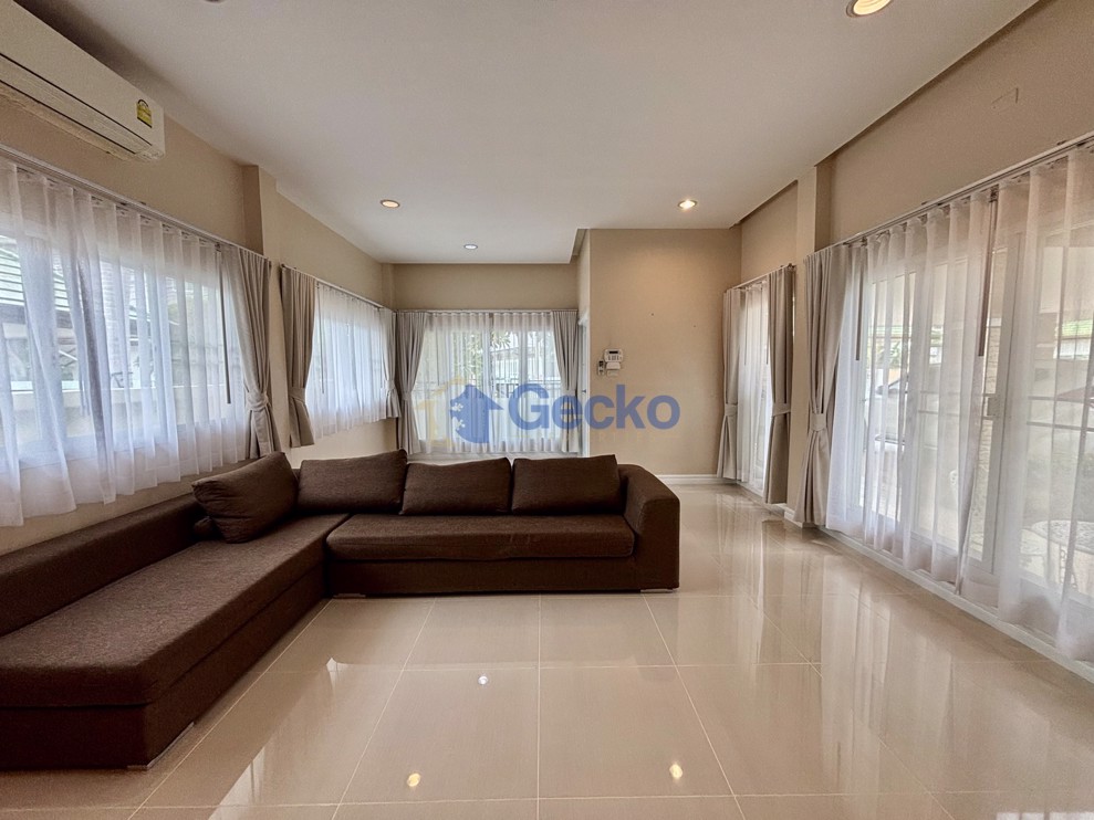 3 Bedrooms House in SP Village 5  East Pattaya H013550 (Photo 3)