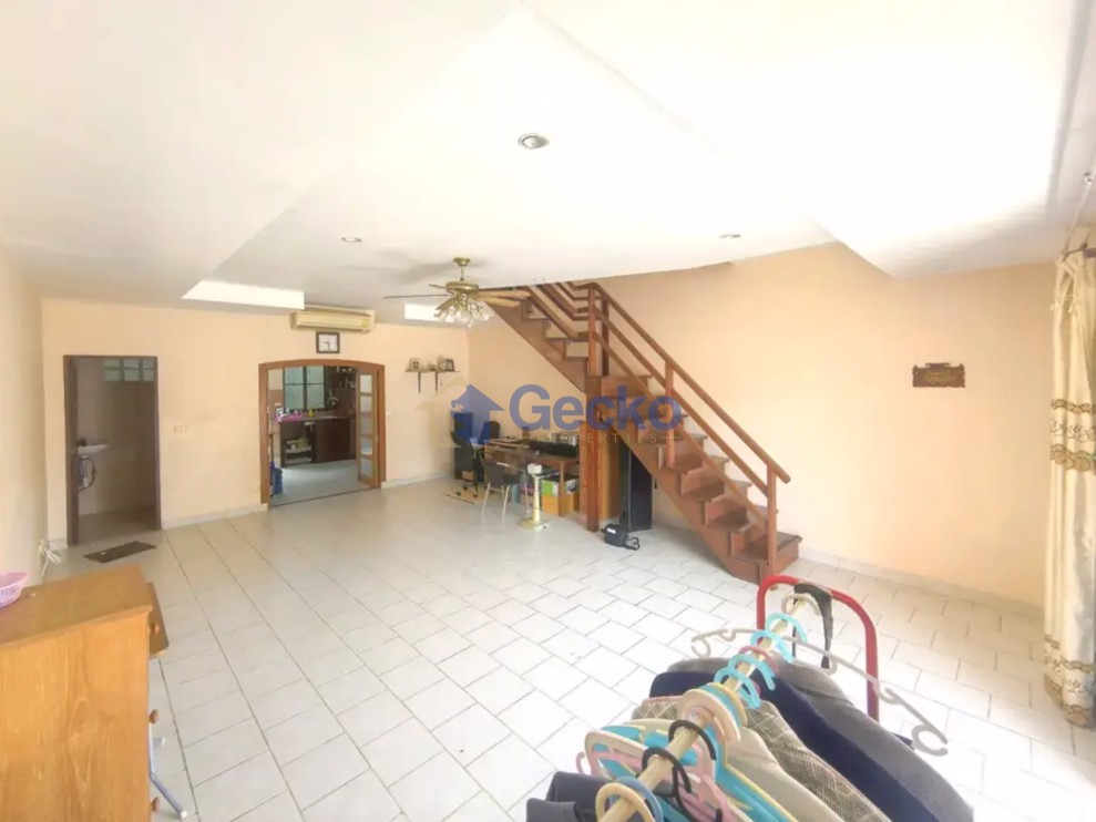 2 Bedrooms House in Suwattana Gardens  East Pattaya H013554 (Photo 1)