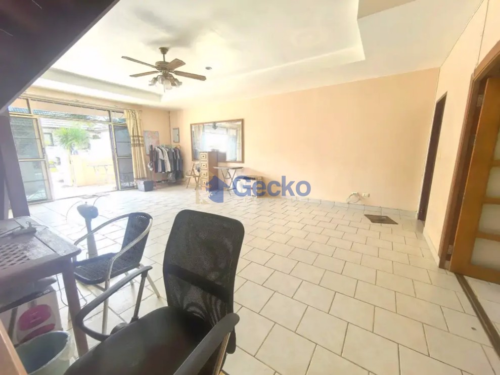 2 Bedrooms House in Suwattana Gardens  East Pattaya H013554 (Photo 2)