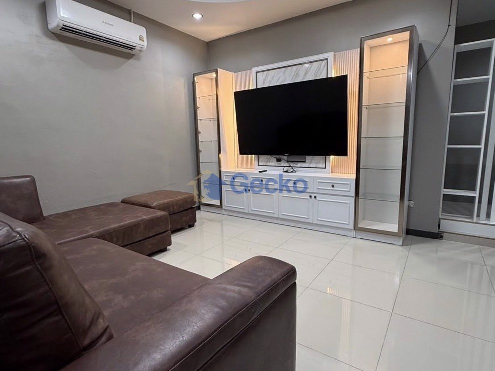 3 Bedrooms House in Tropical Village  East Pattaya H013555 (Photo 2)