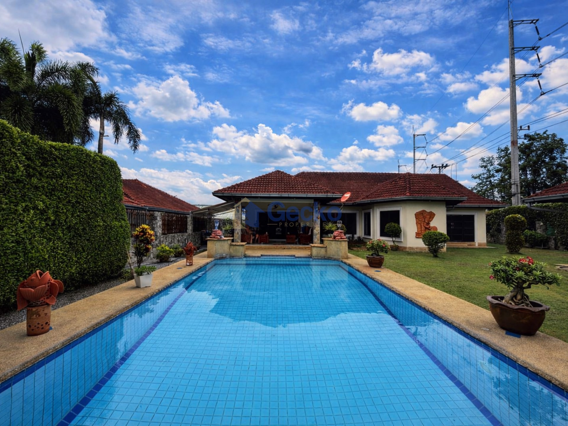 3 Bedrooms House  East Pattaya H013556
