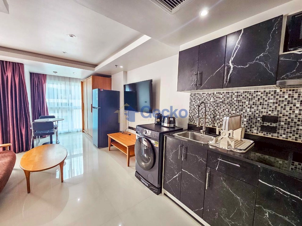 Studio Condo in Centara Avenue Residence and Suites Central Pattaya C013560 (Photo 3)