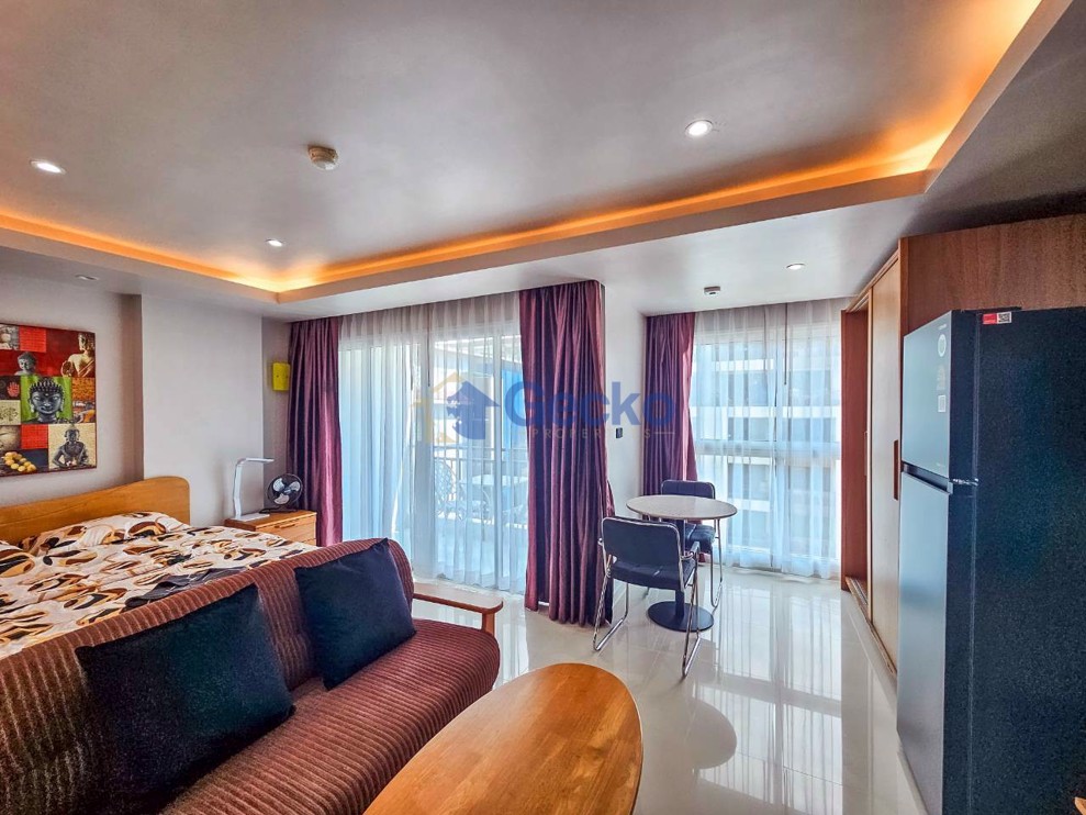 Studio Condo in Centara Avenue Residence and Suites Central Pattaya C013560 (Photo 2)
