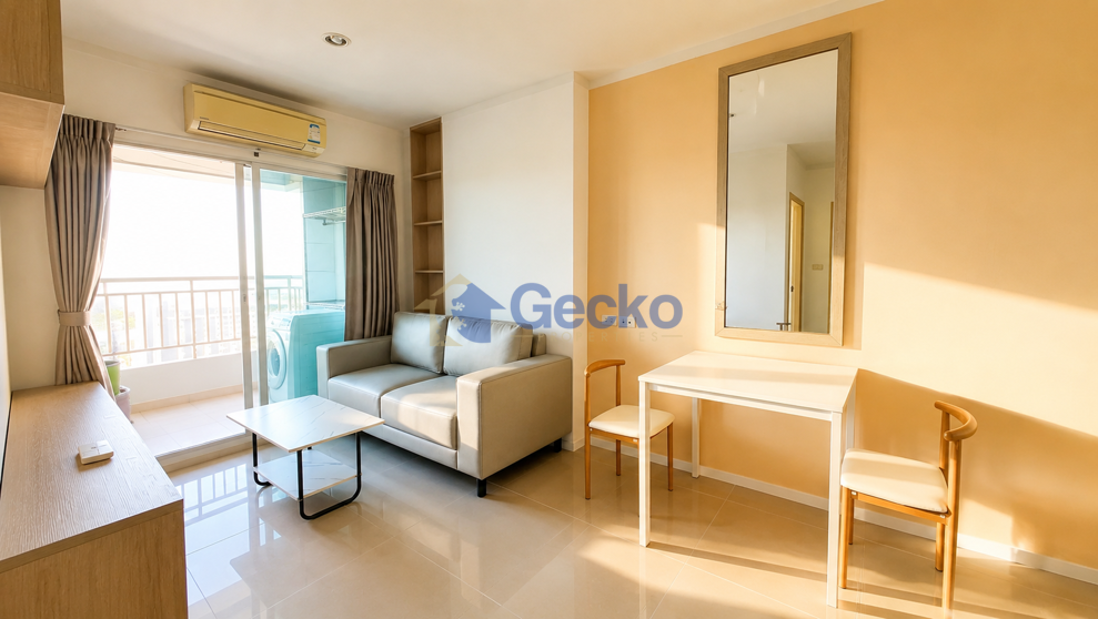 1 Bedroom Condo in Lumpini Seaview Jomtien Jomtien C013561 (Photo 1)