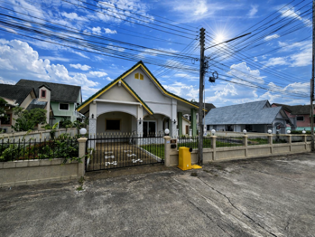 3 Bedrooms House in Natheekarn Park View  East Pattaya H013568